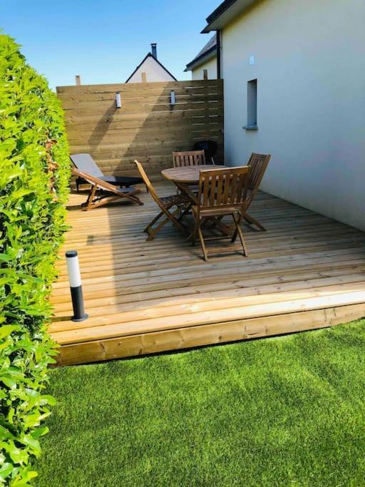 Maisonnette Avec Terrasse Argences Exterior foto