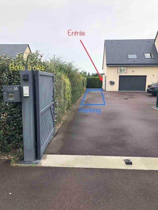 Maisonnette Avec Terrasse Argences Exterior foto